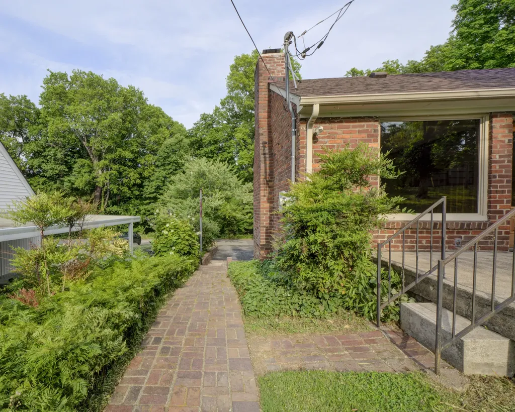 208 Trahern Lane Clarksville TN 37040