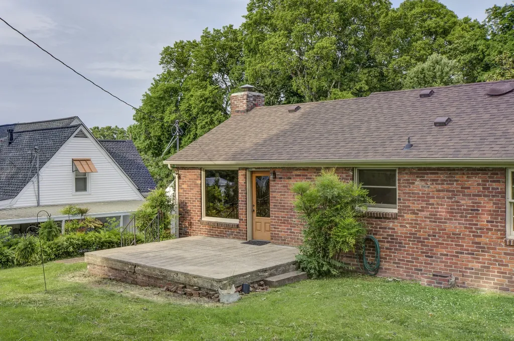 208 Trahern Lane Clarksville TN 37040