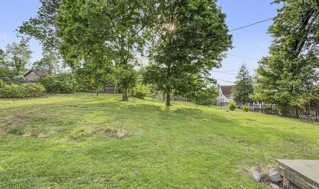 208 Trahern Lane Clarksville TN 37040