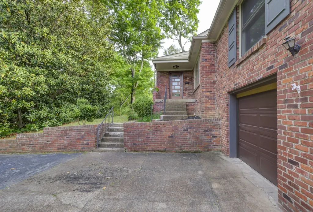 208 Trahern Lane Clarksville TN 37040