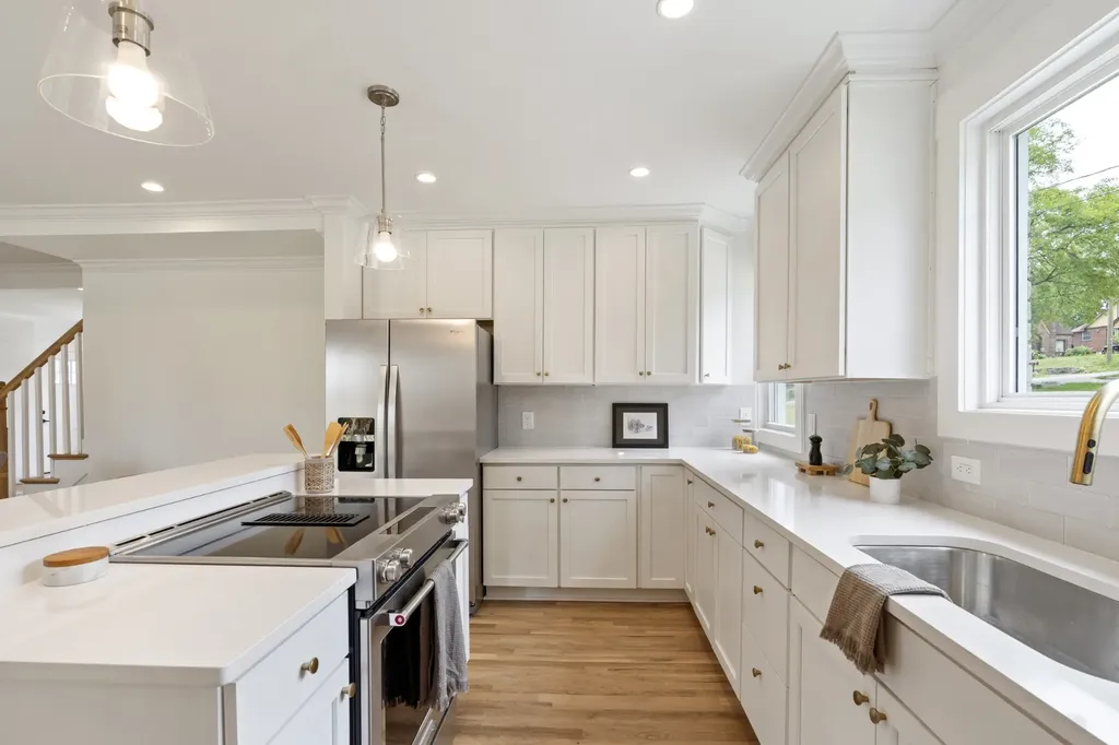 911 Fairwin Avenue Nashville TN 37216