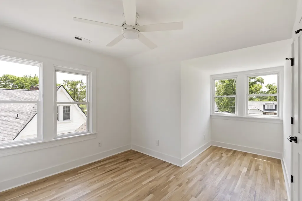 911 Fairwin Avenue Nashville TN 37216