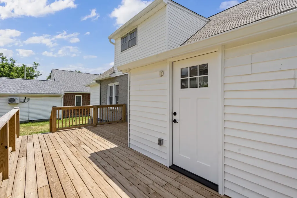 911 Fairwin Avenue Nashville TN 37216
