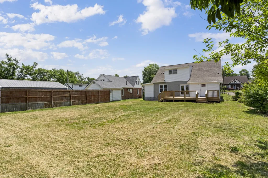 911 Fairwin Avenue Nashville TN 37216