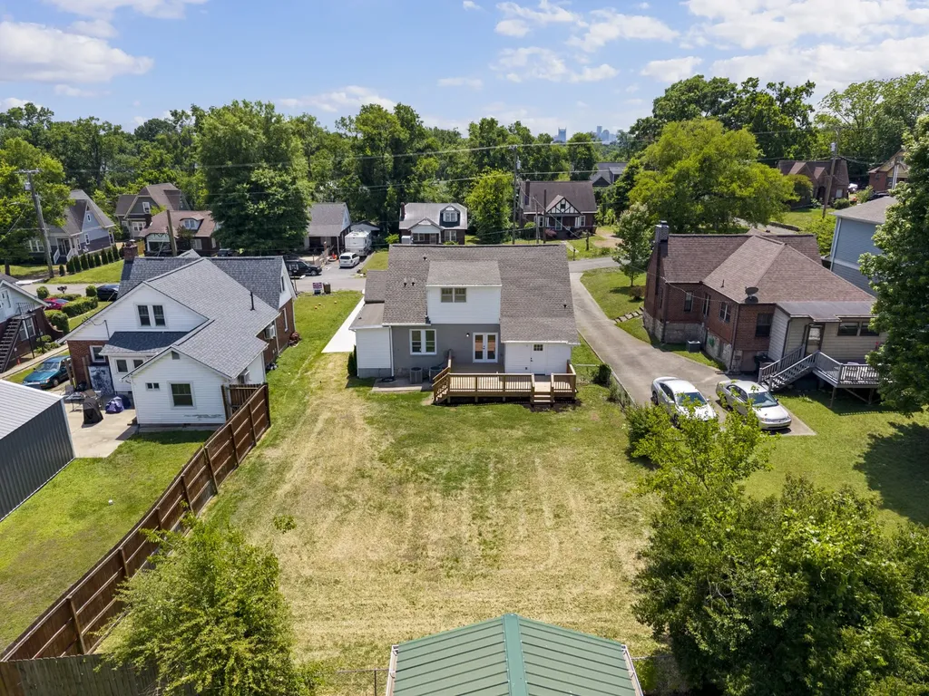 911 Fairwin Avenue Nashville TN 37216