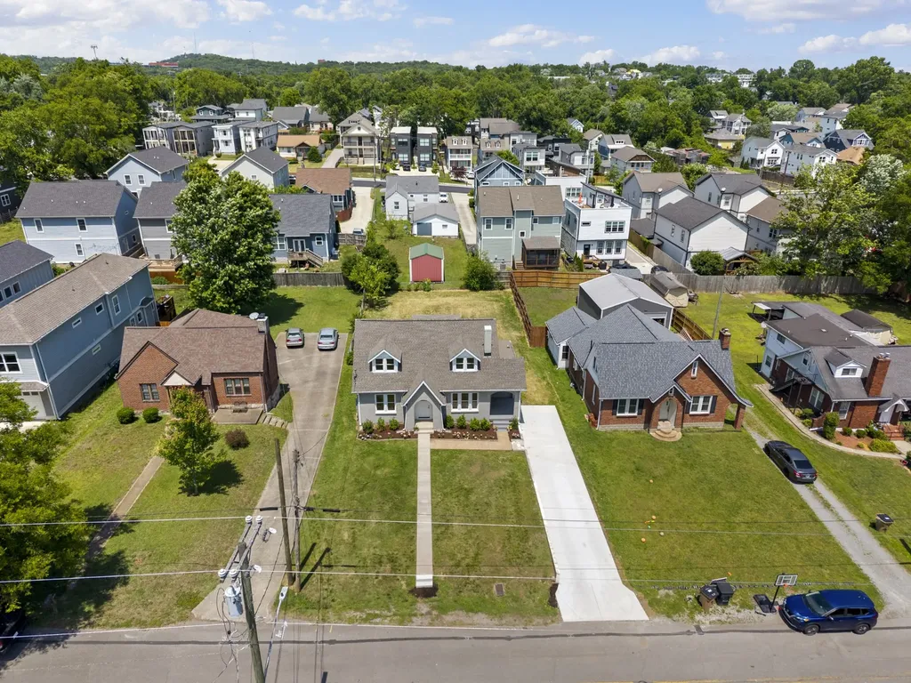 911 Fairwin Avenue Nashville TN 37216