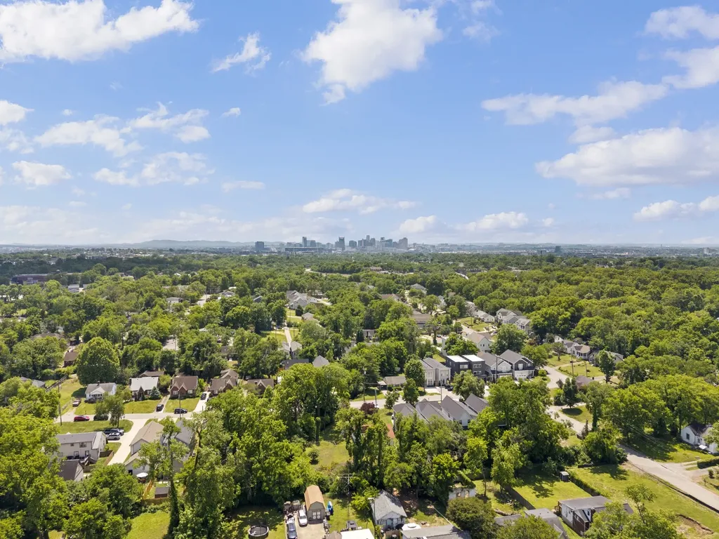 911 Fairwin Avenue Nashville TN 37216