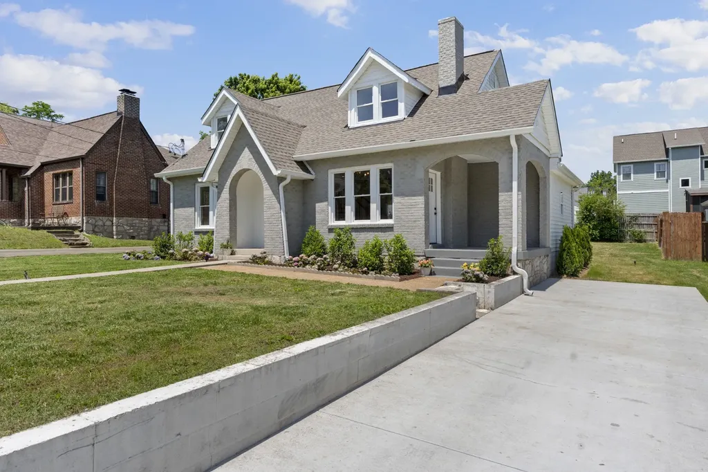 911 Fairwin Avenue Nashville TN 37216