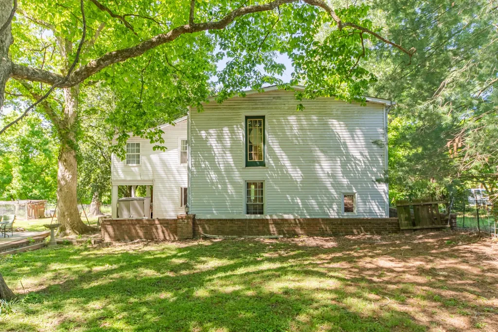 1558 Santa Fe Pike Columbia TN 38401