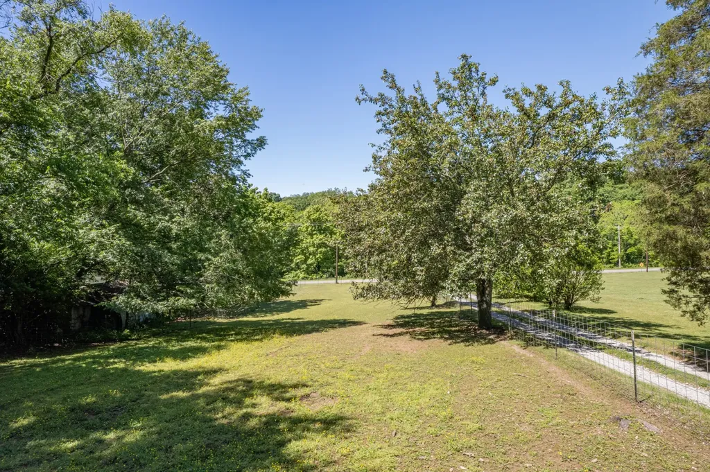 1558 Santa Fe Pike Columbia TN 38401