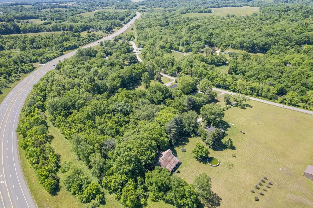 1558 Santa Fe Pike Columbia TN 38401