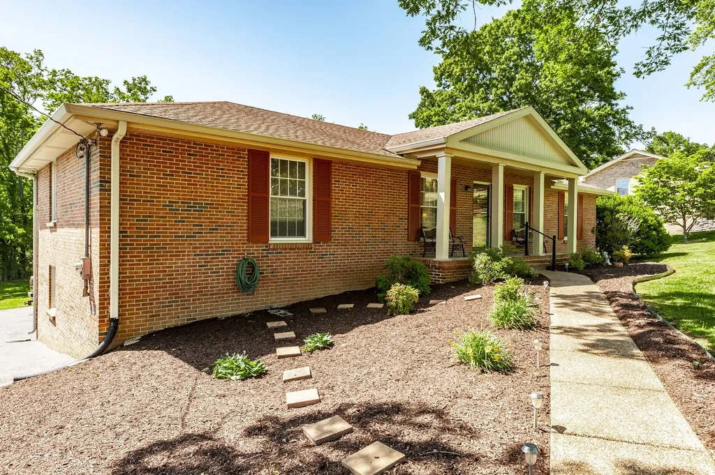 131 Honeysuckle Drive Hendersonville TN 37075