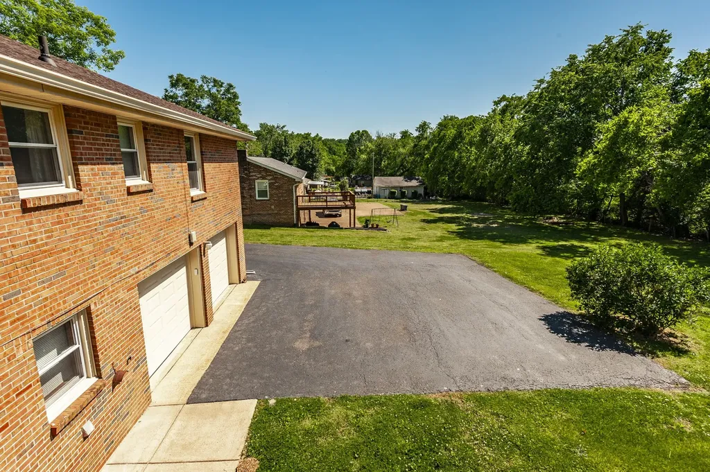 131 Honeysuckle Drive Hendersonville TN 37075