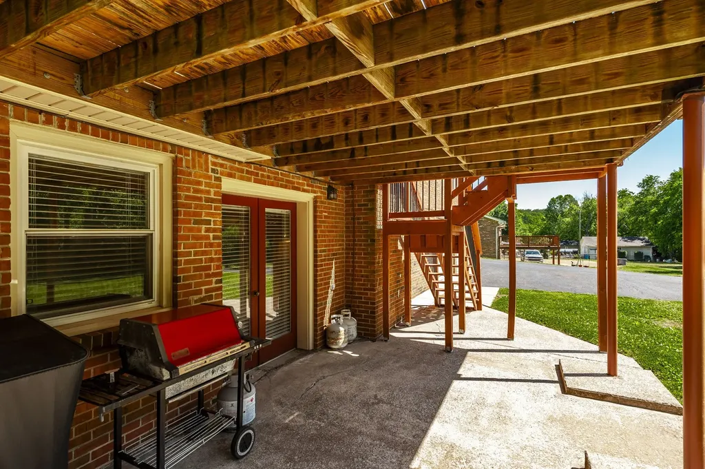 131 Honeysuckle Drive Hendersonville TN 37075