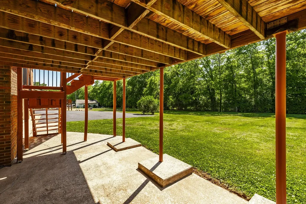 131 Honeysuckle Drive Hendersonville TN 37075