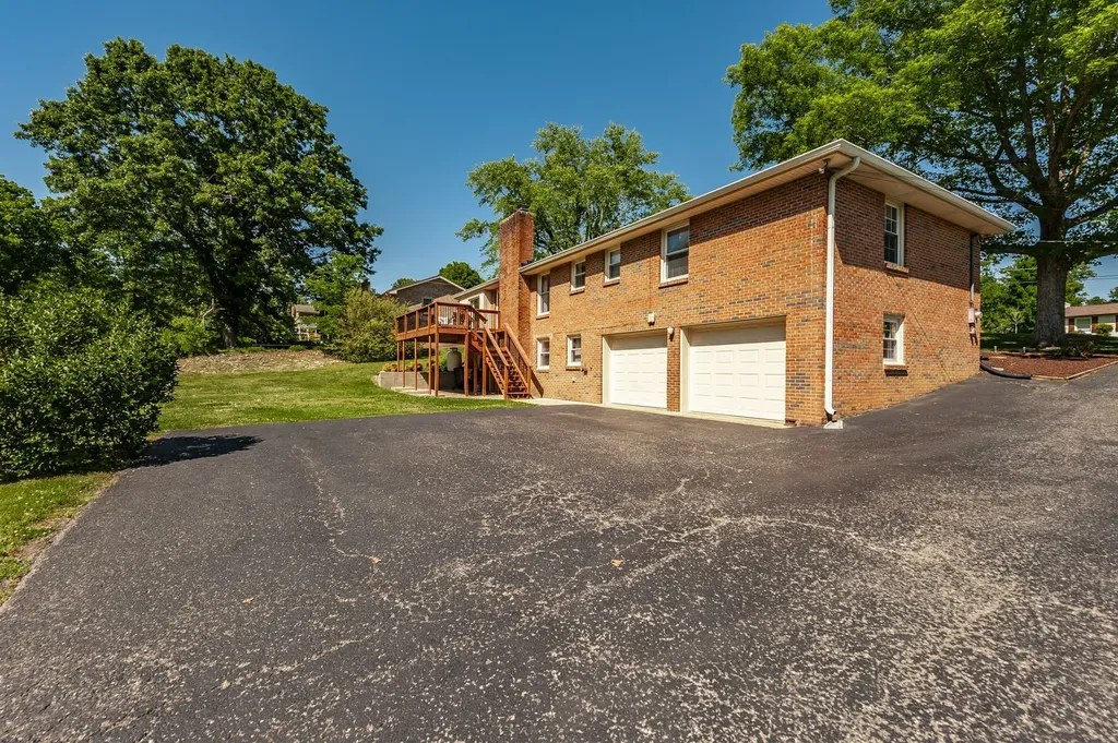 131 Honeysuckle Drive Hendersonville TN 37075