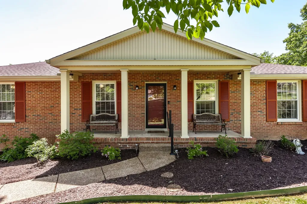 131 Honeysuckle Drive Hendersonville TN 37075