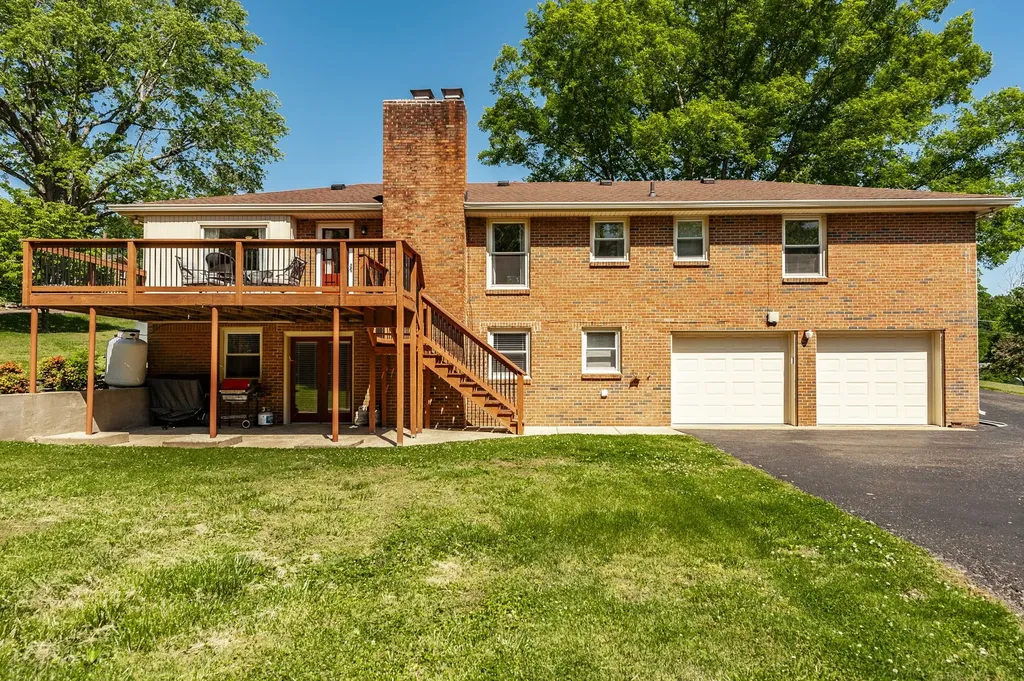 131 Honeysuckle Drive Hendersonville TN 37075