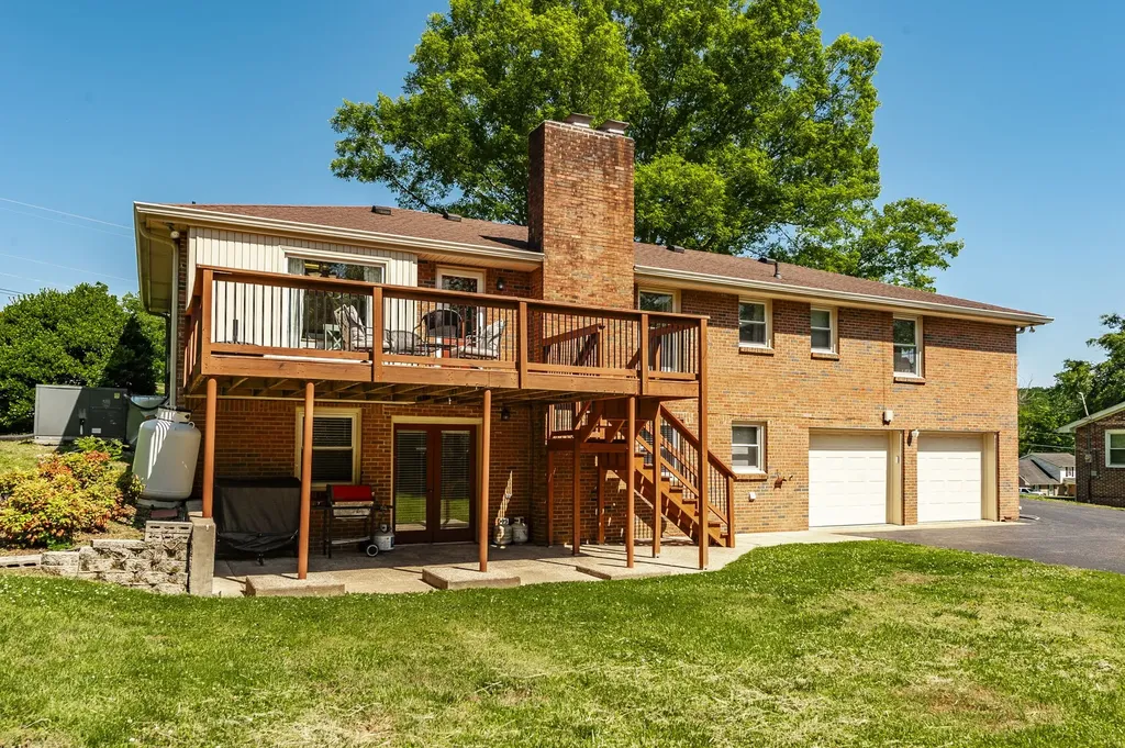 131 Honeysuckle Drive Hendersonville TN 37075