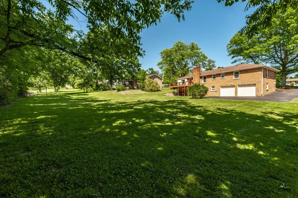 131 Honeysuckle Drive Hendersonville TN 37075