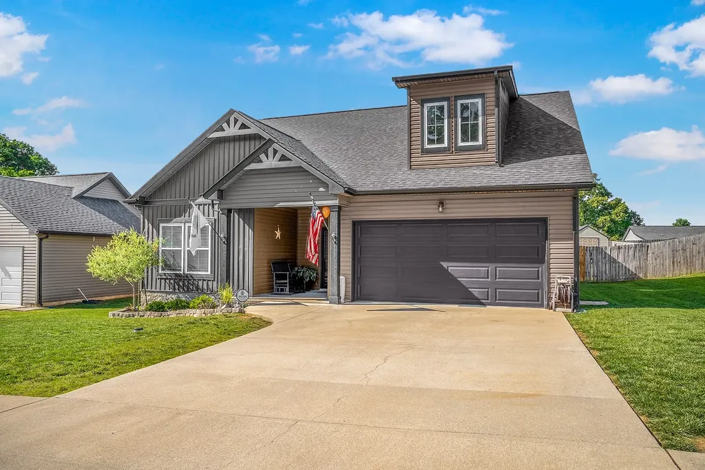 2917 Feng Way Clarksville TN 37040
