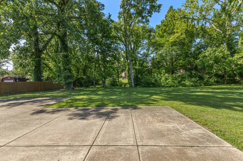 233 Iris Drive Hendersonville TN 37075
