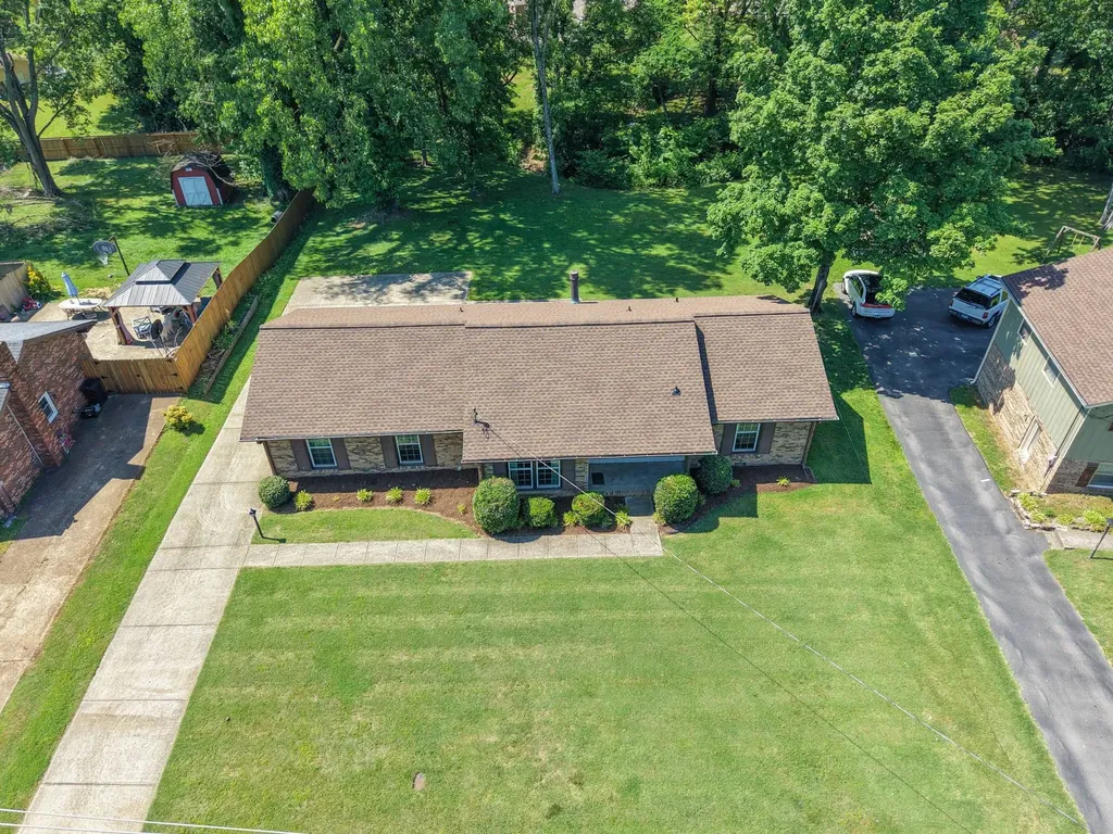 233 Iris Drive Hendersonville TN 37075