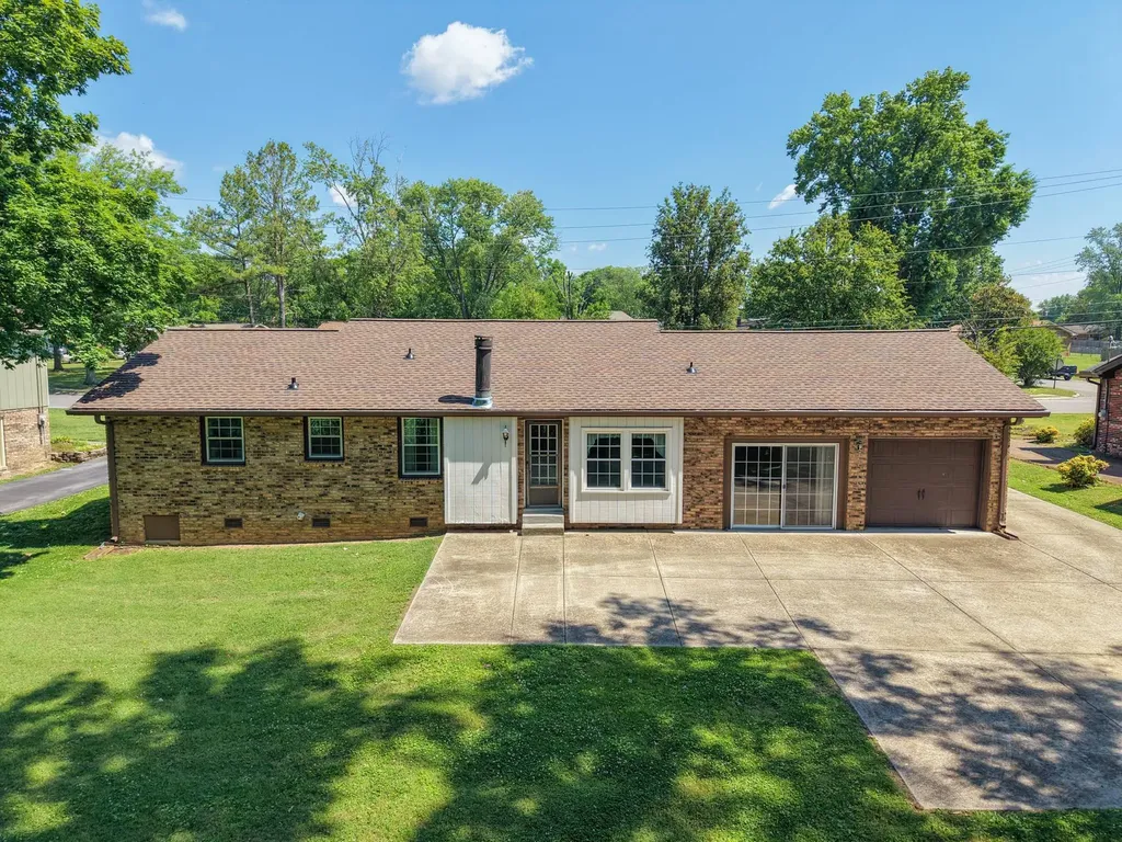 233 Iris Drive Hendersonville TN 37075