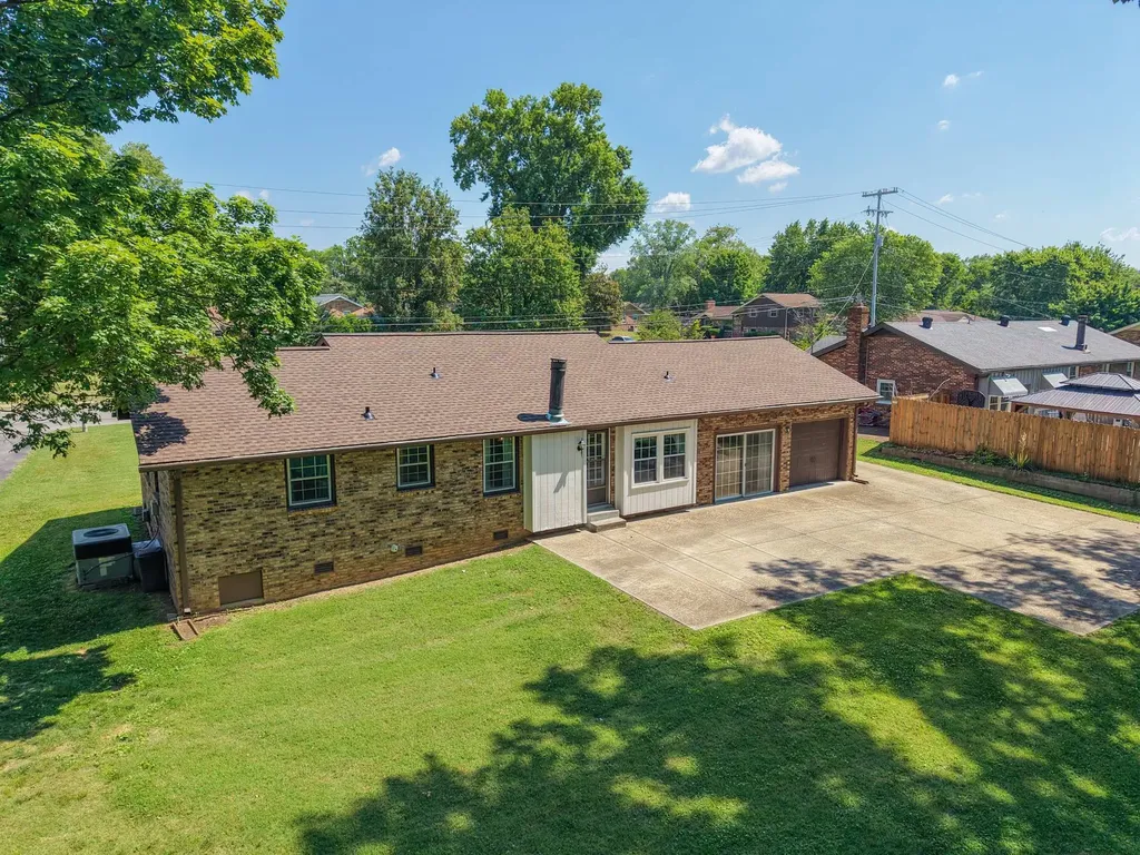 233 Iris Drive Hendersonville TN 37075