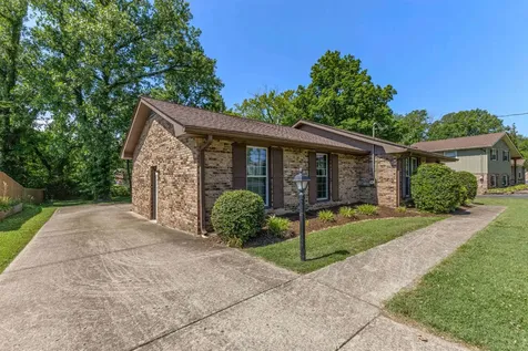 233 Iris Drive Hendersonville TN 37075