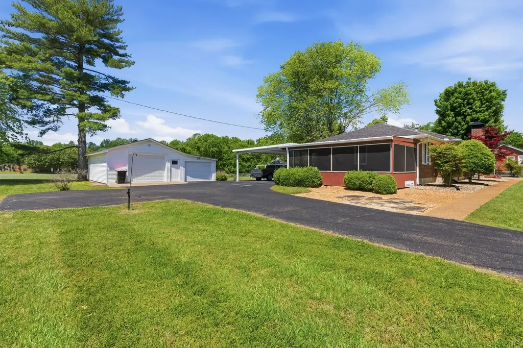 2678 Highway 41, S Greenbrier TN 37073