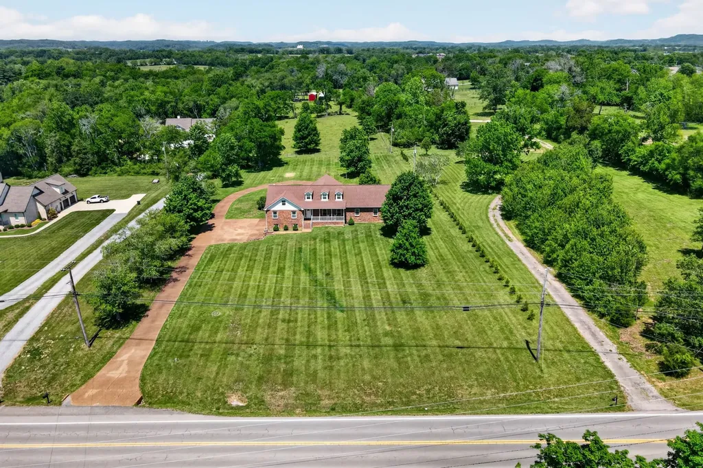 1174 Highway 25 Gallatin TN 37066
