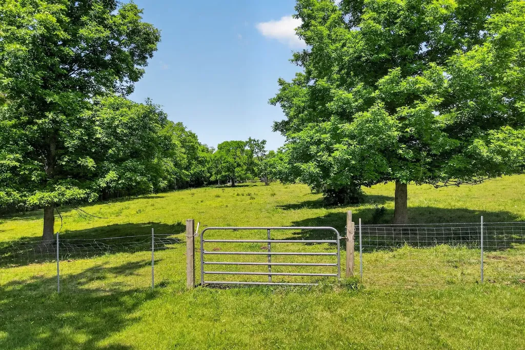 1174 Highway 25 Gallatin TN 37066