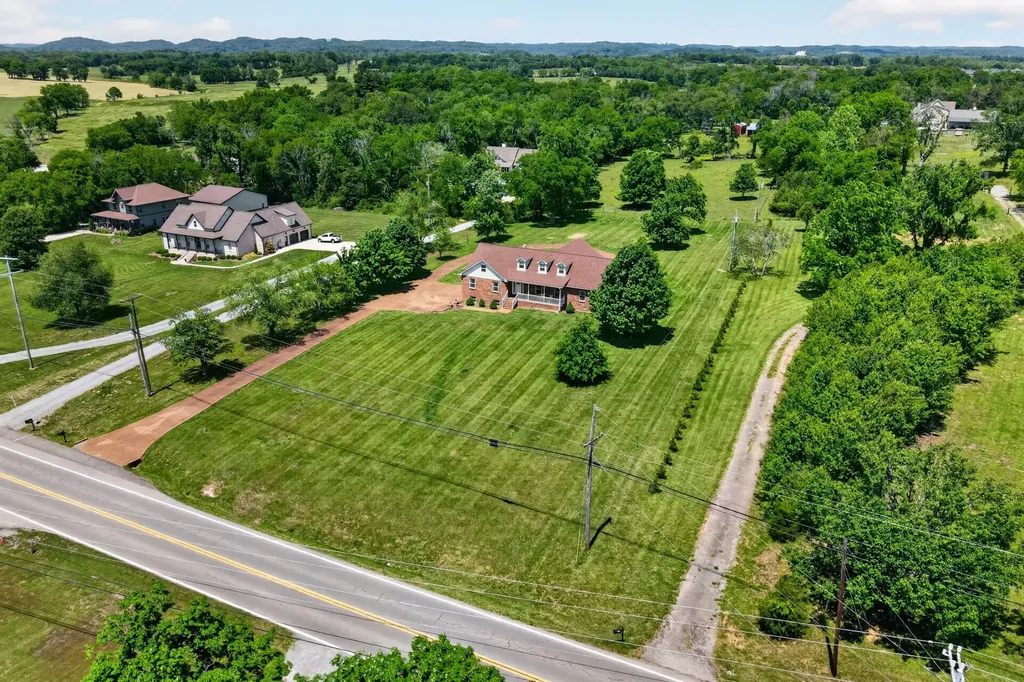 1174 Highway 25 Gallatin TN 37066