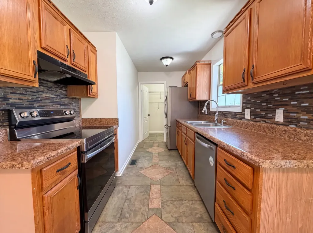 1037 Shadowbrook Drive Greenbrier TN 37073
