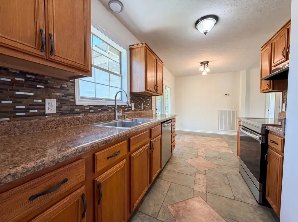 1037 Shadowbrook Drive Greenbrier TN 37073