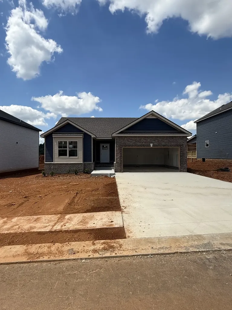 318 Cardinal Creek Clarksville TN 37040
