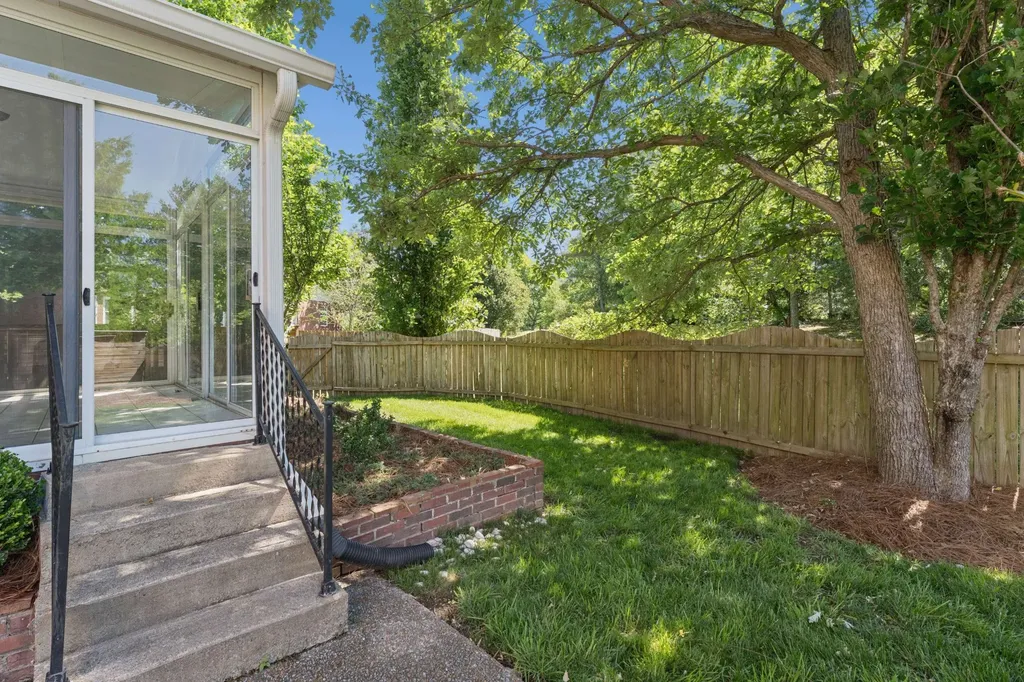 6217 Deerbrook Drive Nashville TN 37221