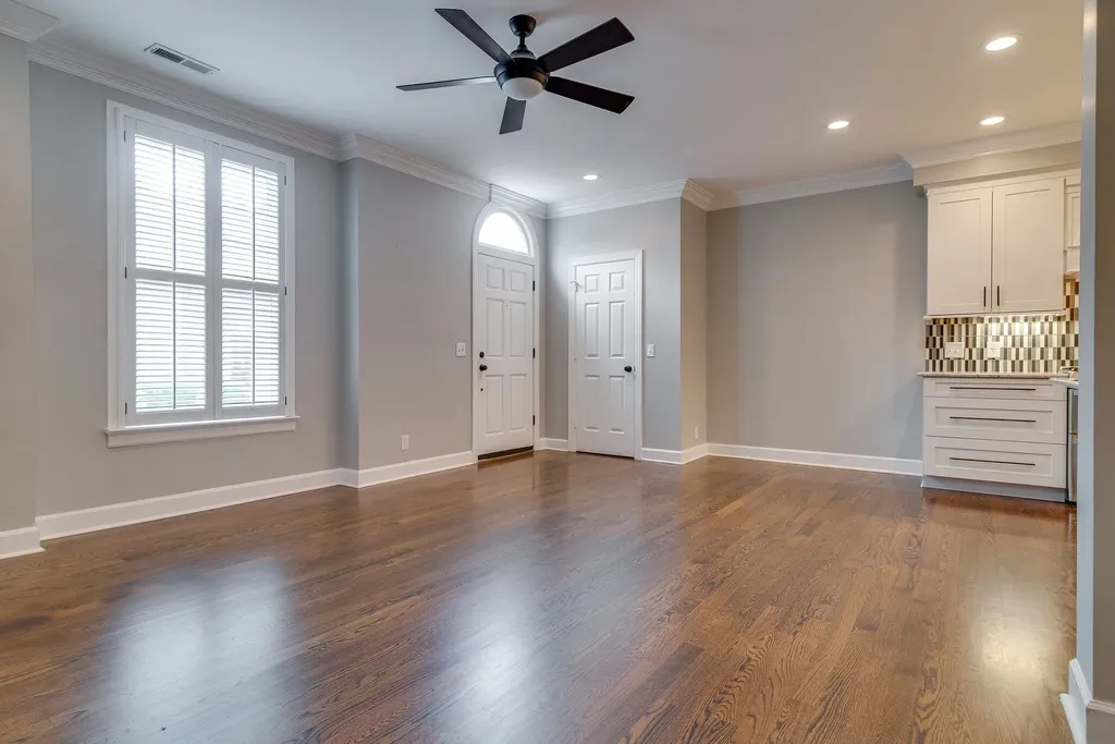 2040 Graybar Lane Nashville TN 37215