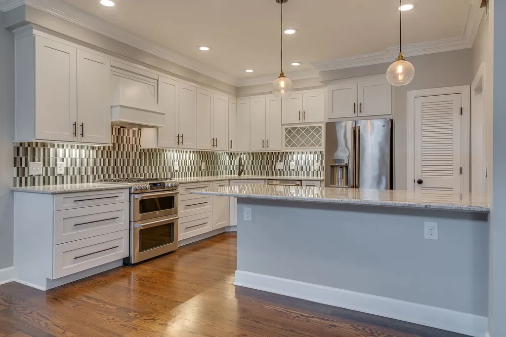 2040 Graybar Lane Nashville TN 37215