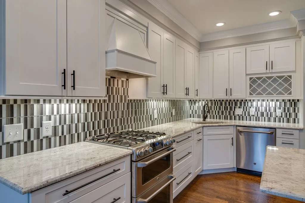 2040 Graybar Lane Nashville TN 37215