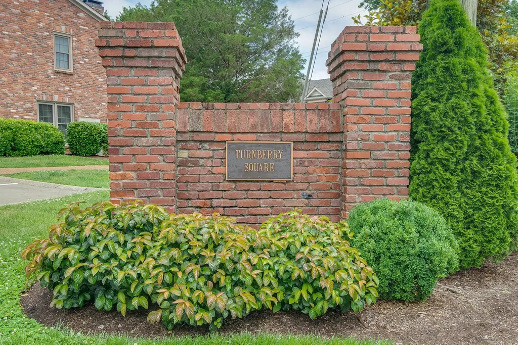 2040 Graybar Lane Nashville TN 37215