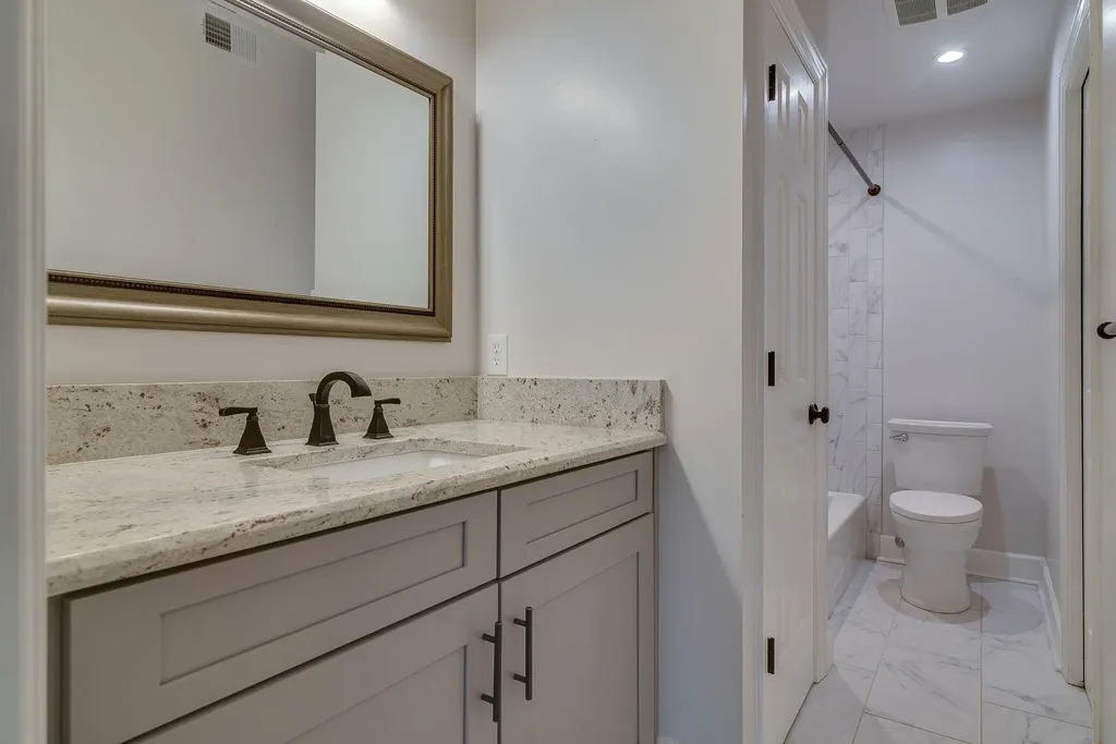2040 Graybar Lane Nashville TN 37215