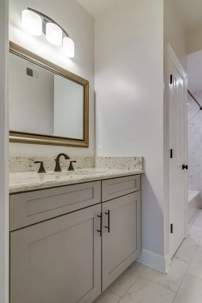 2040 Graybar Lane Nashville TN 37215