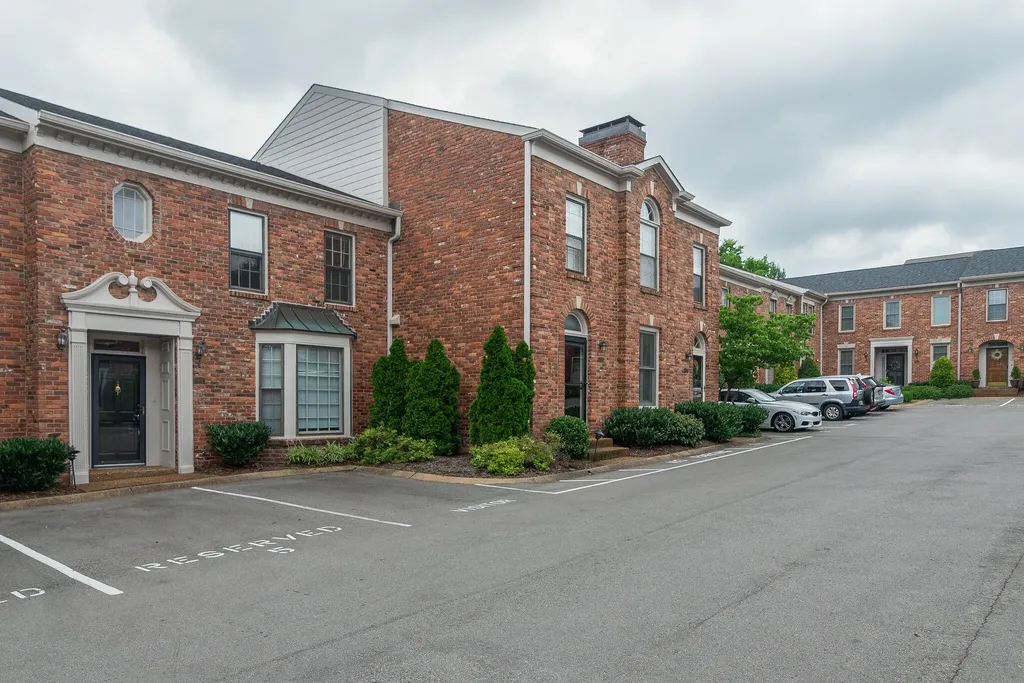 2040 Graybar Lane Nashville TN 37215