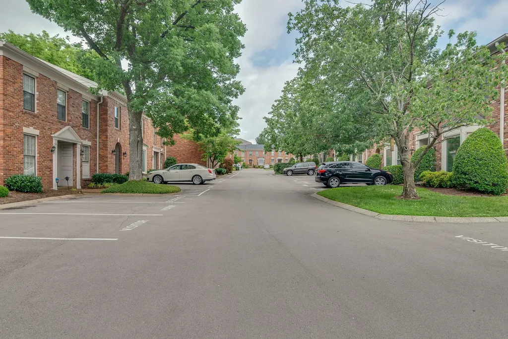 2040 Graybar Lane Nashville TN 37215