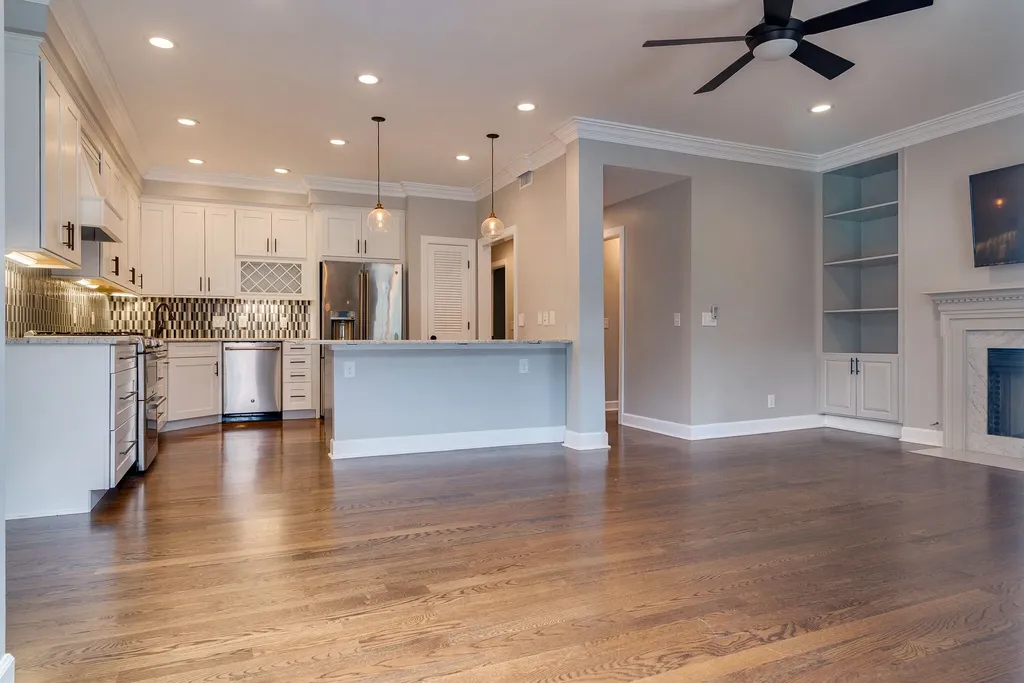 2040 Graybar Lane Nashville TN 37215