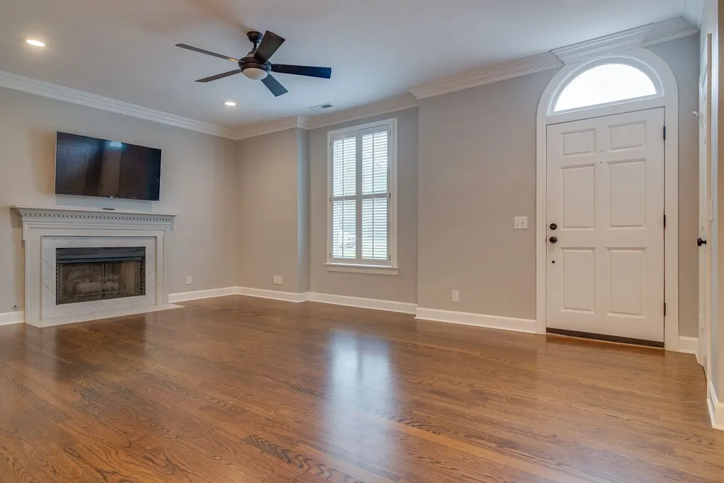 2040 Graybar Lane Nashville TN 37215