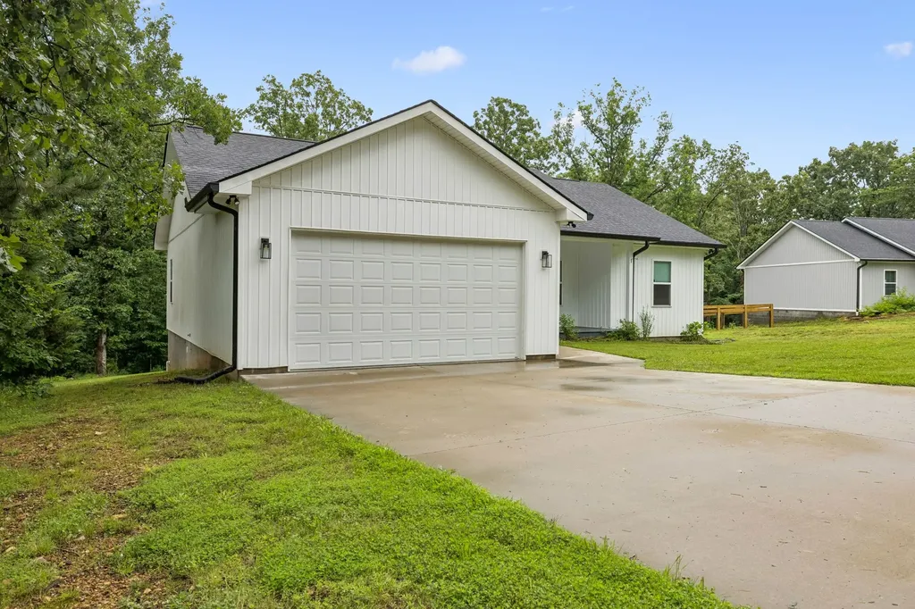 111 Friel Drive Waverly TN 37185