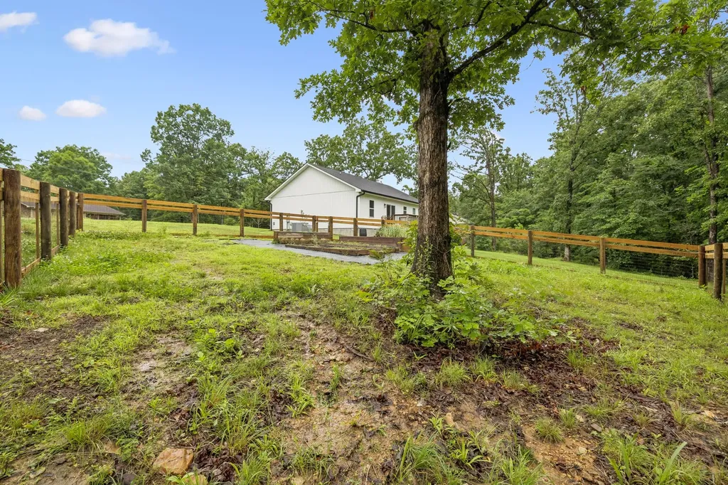 111 Friel Drive Waverly TN 37185